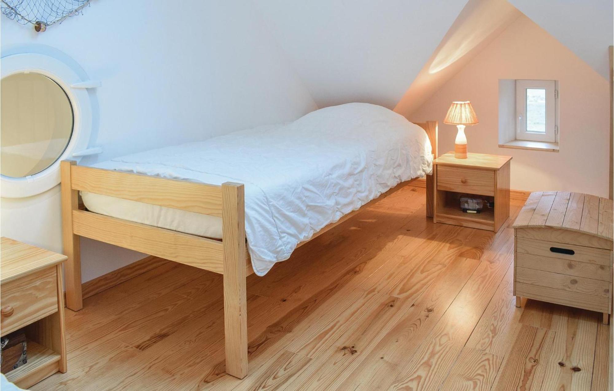 2 Bedroom Amazing Apartment In Ponts Buitenkant foto